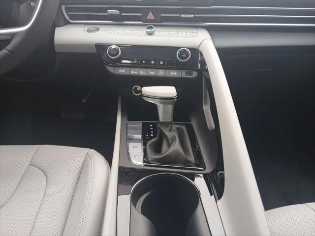 2025 Hyundai Elantra Hybrid Limited