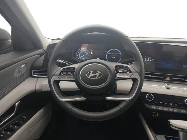 2025 Hyundai Elantra Hybrid Limited