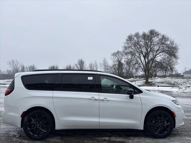 2026 Chrysler Pacifica Limited AWD