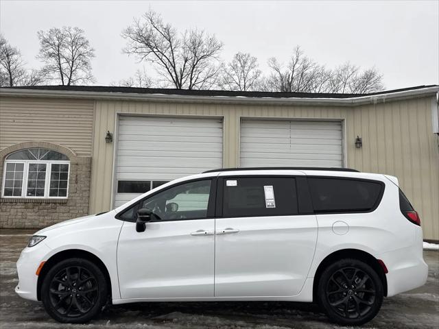2026 Chrysler Pacifica Limited AWD