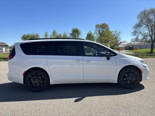 2026 Chrysler Pacifica Limited AWD