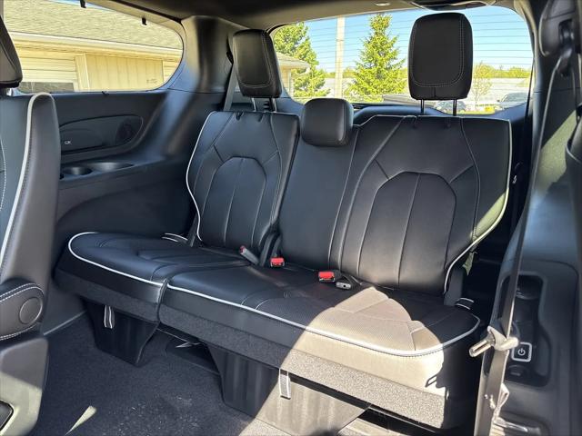 2026 Chrysler Pacifica Limited AWD