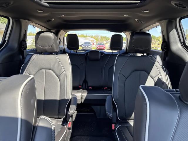 2026 Chrysler Pacifica Limited AWD