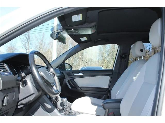2020 Volkswagen Tiguan 2.0T SE R-Line Black
