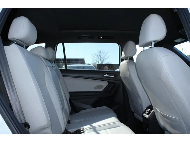 2020 Volkswagen Tiguan 2.0T SE R-Line Black