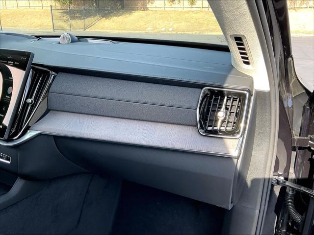 2026 Volvo XC90 Plug-In Hybrid Ultra, T8 AWD, Electric/Gasoline, Bright, 7 Seats