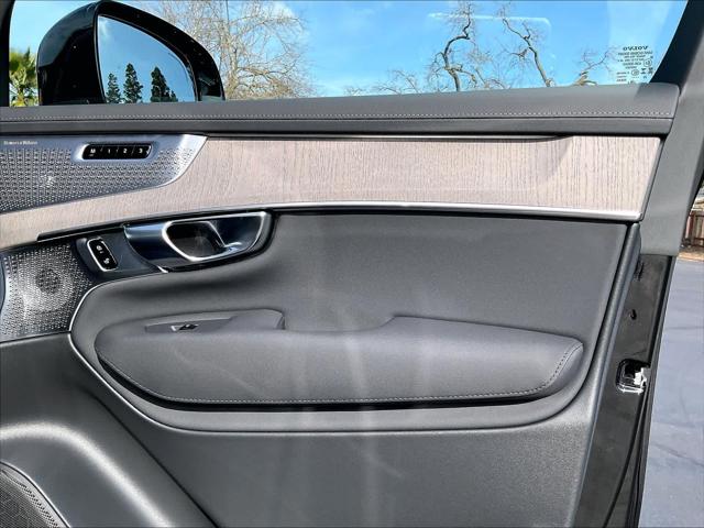 2026 Volvo XC90 Plug-In Hybrid Ultra, T8 AWD, Electric/Gasoline, Bright, 7 Seats
