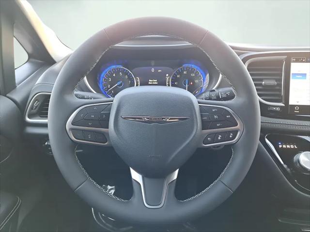 2026 Chrysler Pacifica Select AWD