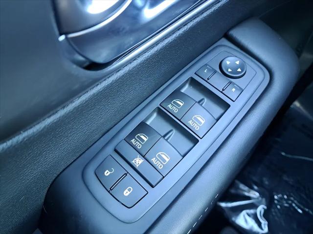 2026 Chrysler Pacifica Select AWD