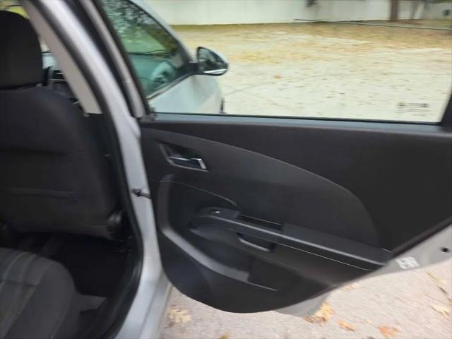 2016 Chevrolet Sonic LT Auto