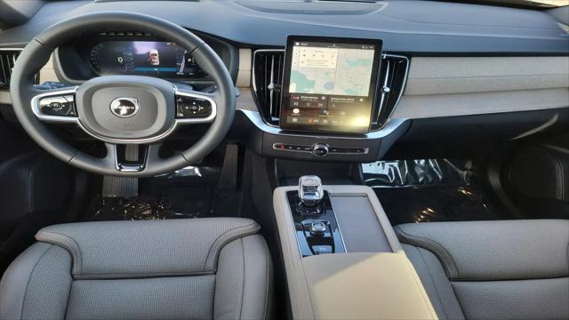 2026 Volvo XC90 Ultra, B6 AWD Gas (mild hybrid), Gasoline, Bright, 7 Seats