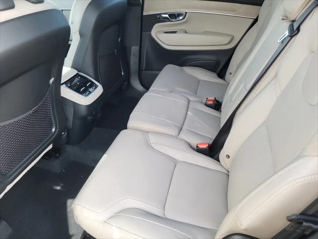 2026 Volvo XC90 Ultra, B6 AWD Gas (mild hybrid), Gasoline, Bright, 7 Seats