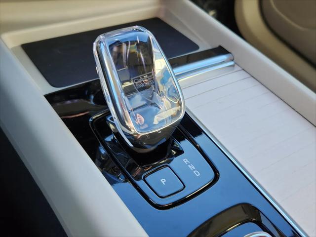 2026 Volvo XC60 Plug-In Hybrid Ultra, T8 AWD Electric/Gasoline, Dark