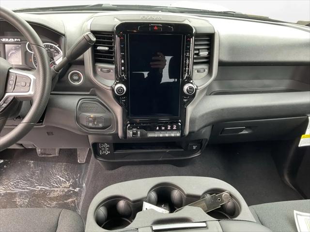2026 Ram 2500 Black Express Crew Cab 4x4 6'4" Box