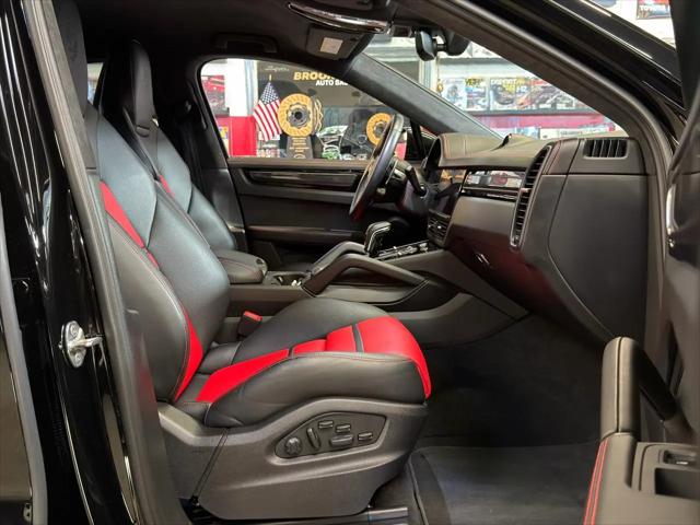 2023 Porsche Cayenne Turbo GT