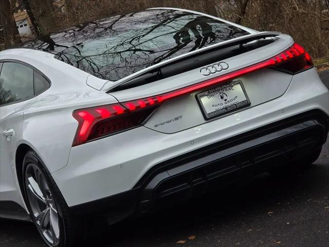 2022 Audi e-tron GT Premium Plus quattro