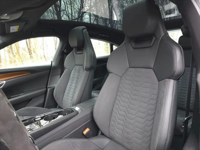 2022 Audi e-tron GT Premium Plus quattro