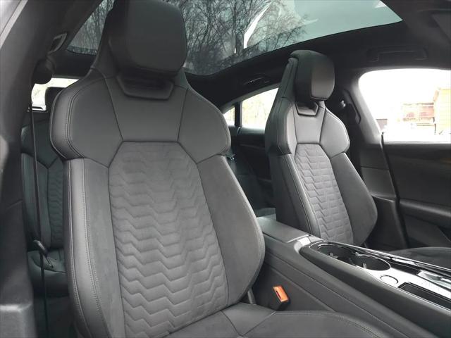 2022 Audi e-tron GT Premium Plus quattro