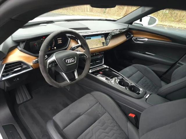 2022 Audi e-tron GT Premium Plus quattro