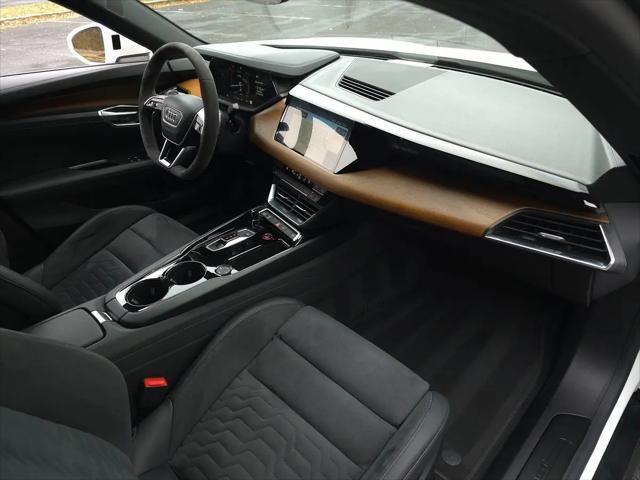 2022 Audi e-tron GT Premium Plus quattro
