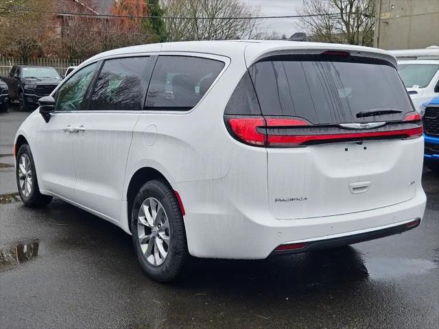 2026 Chrysler Pacifica Select AWD
