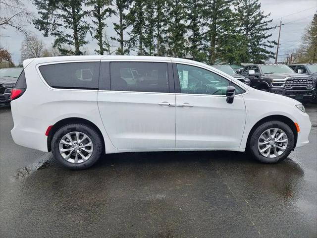2026 Chrysler Pacifica Select AWD