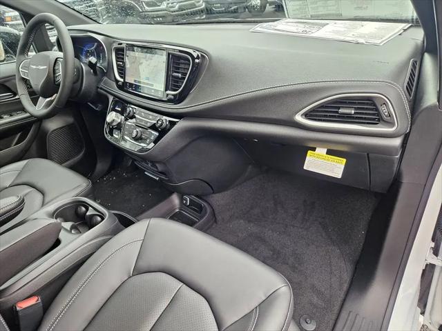 2026 Chrysler Pacifica Select AWD