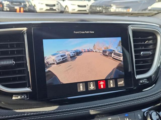 2026 Chrysler Pacifica Select AWD