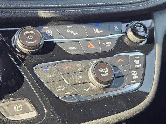 2026 Chrysler Pacifica Select AWD