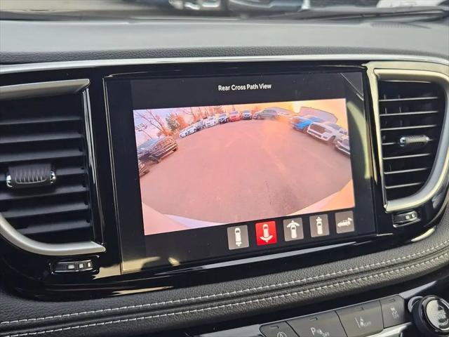 2026 Chrysler Pacifica Select AWD