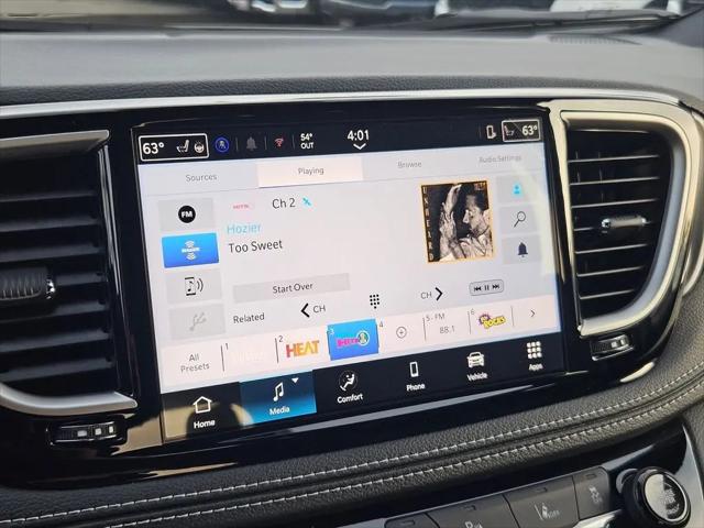 2026 Chrysler Pacifica Select AWD