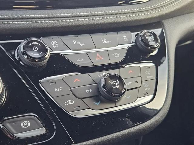 2026 Chrysler Pacifica Select AWD