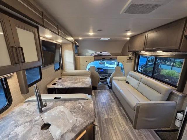 2023 Ford E-450 Cutaway Base