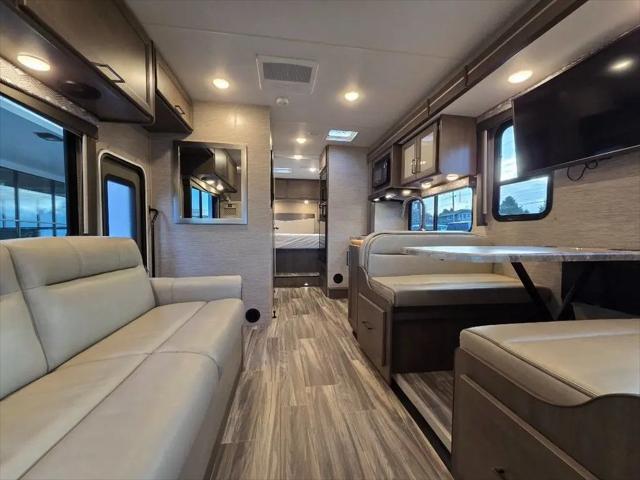 2023 Ford E-450 Cutaway Base