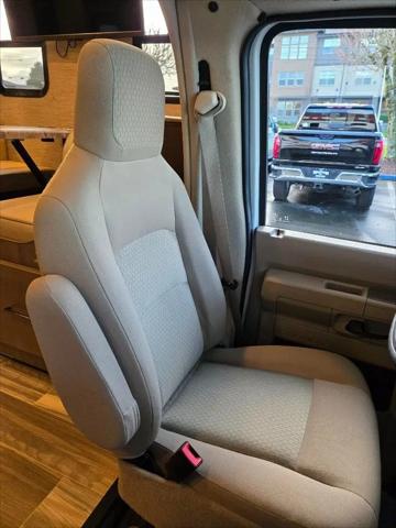 2023 Ford E-450 Cutaway Base