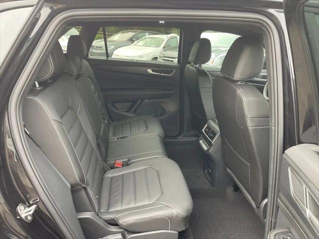 2026 Volkswagen Atlas Cross Sport SEL R-Line Black