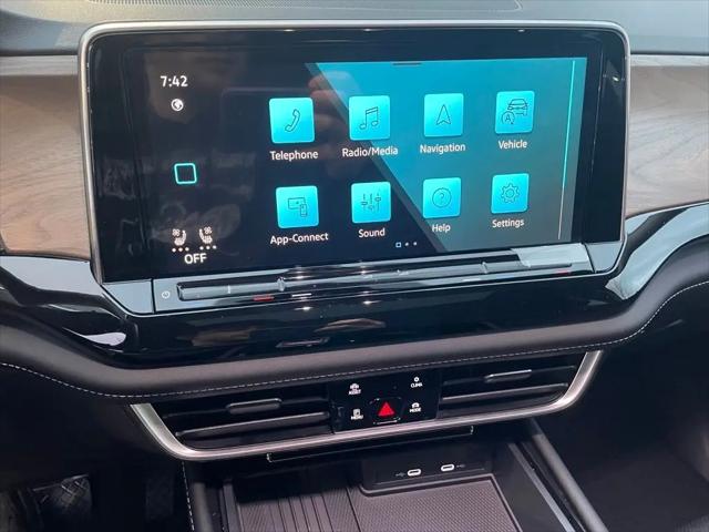 2026 Volkswagen Atlas SE with Technology