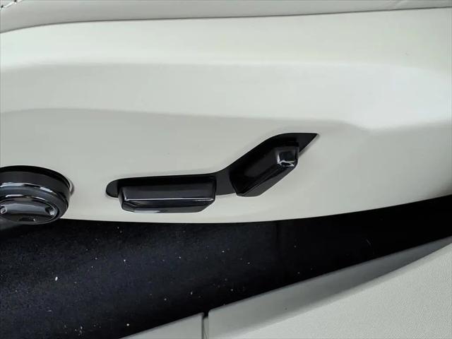 2026 Volvo XC90 Ultra, B6 AWD Gas (mild hybrid), Gasoline, Bright, 7 Seats