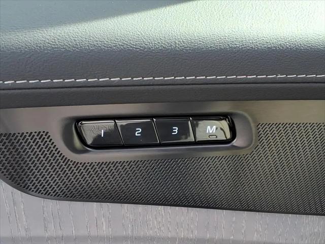 2026 Volvo XC90 Ultra, B6 AWD Gas (mild hybrid), Gasoline, Bright, 7 Seats