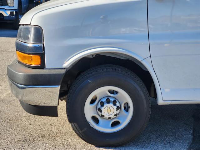 2025 Chevrolet Express Cutaway Work Van