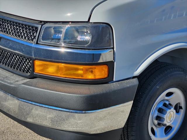 2025 Chevrolet Express Cutaway Work Van