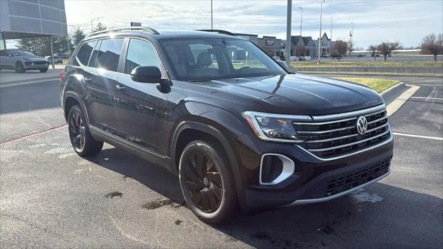 2026 Volkswagen Atlas SE with Technology