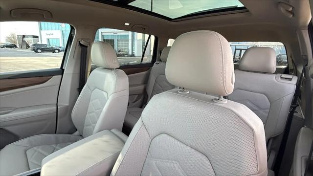2026 Volkswagen Atlas SE with Technology