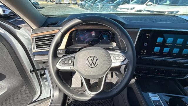 2026 Volkswagen Atlas SE with Technology