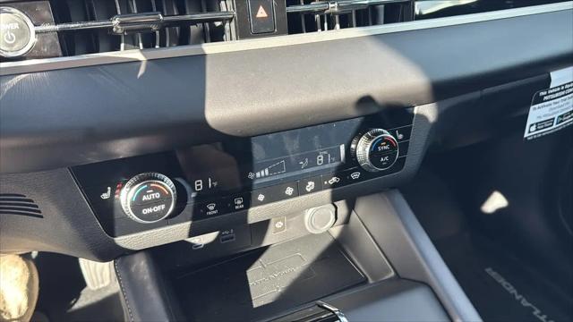 2025 Mitsubishi Outlander PHEV SE S-AWC