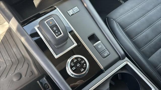 2025 Mitsubishi Outlander PHEV SE S-AWC
