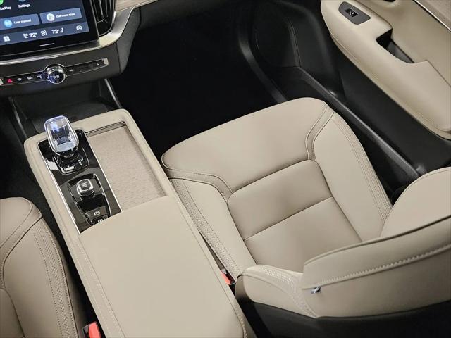 2026 Volvo XC90 Plus, B6 AWD Gas (mild hybrid), Gasoline, Bright, 7 Seats
