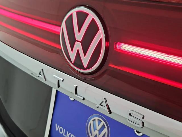2026 Volkswagen Atlas SE with Technology