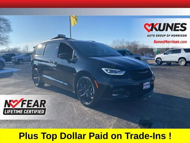 2026 Chrysler Pacifica Select for sale in Morrison, IL