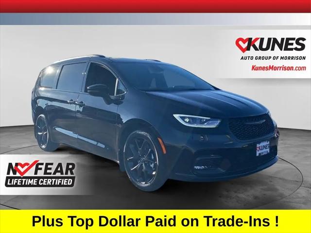 2026 Chrysler Pacifica Select for sale in Morrison, IL